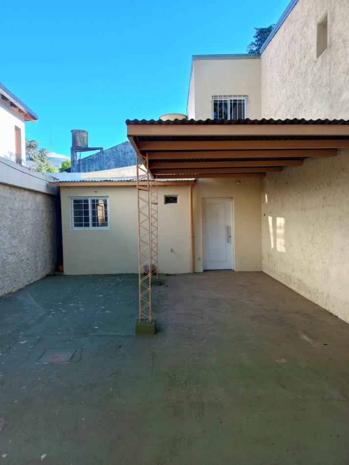 Casa de 1 dormitorio en venta - Zona Pablo Allain casi Paunero (DETRAS CLUB ALEMAN)
