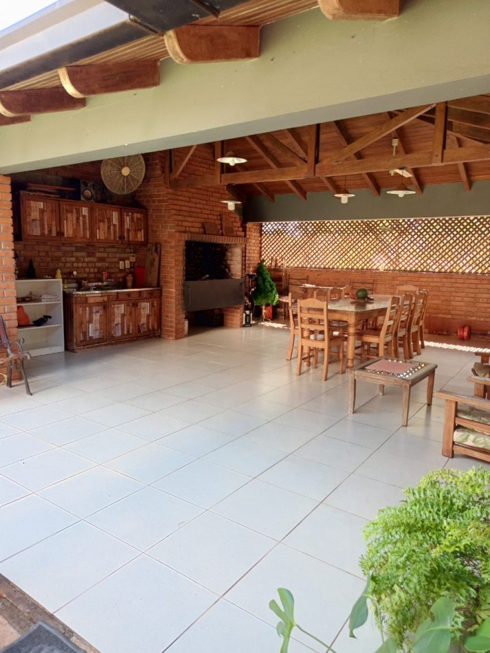 CHALET EN ZONA RESIDENCIAL ALTA - KM 9 EL DORADO, MISIONES