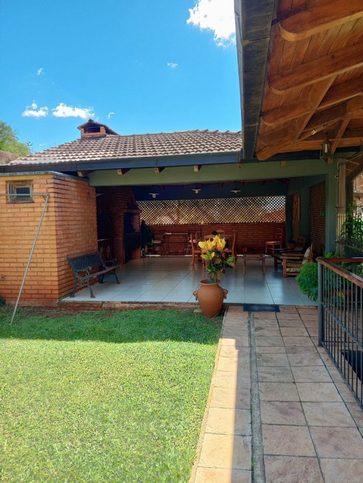 CHALET EN ZONA RESIDENCIAL ALTA - KM 9 EL DORADO, MISIONES