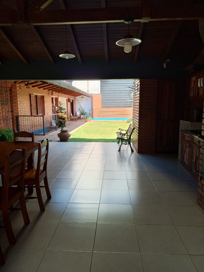 CHALET EN ZONA RESIDENCIAL ALTA - KM 9 EL DORADO, MISIONES
