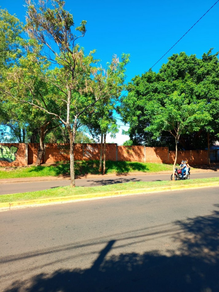 Amplio lote Sobre Av. Chacabuco, a metros de Av. Monseñor D Andrea