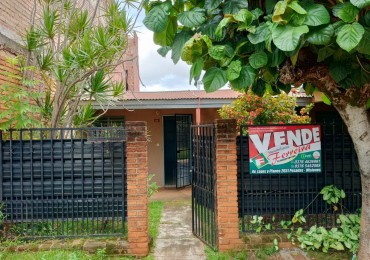 SE VENDE CASA 3 DORMITORIOS - AV. 115 Y ANDRESITO. CH 240